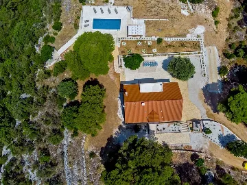 Villa in Pučišća for up to 12 with Heated Pool