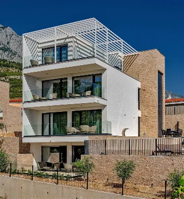 Promajna Villa for 8 Guests with Heated Pool