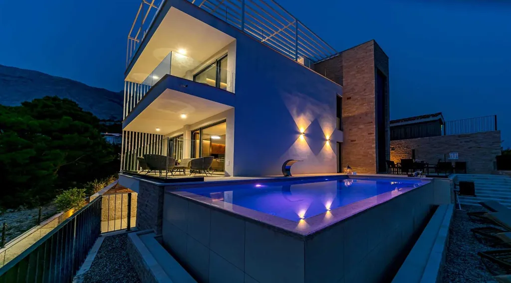 Promajna Villa for 8 Guests with Heated Pool