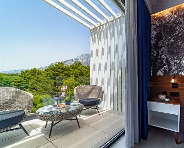 Promajna Villa for 8 Guests with Heated Pool