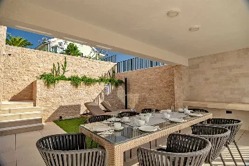 Promajna Villa for 8 Guests with Heated Pool