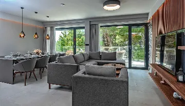 Promajna Villa for 8 Guests with Heated Pool