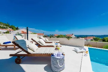 Modern 4-Bedroom Villa in Orašac for 8 Guests