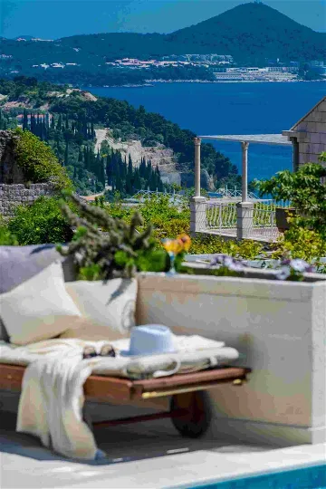 Modern 4-Bedroom Villa in Orašac for 8 Guests