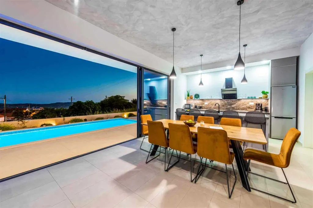 Modern 4-Bedroom Villa in Orašac for 8 Guests