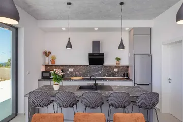 Modern 4-Bedroom Villa in Orašac for 8 Guests