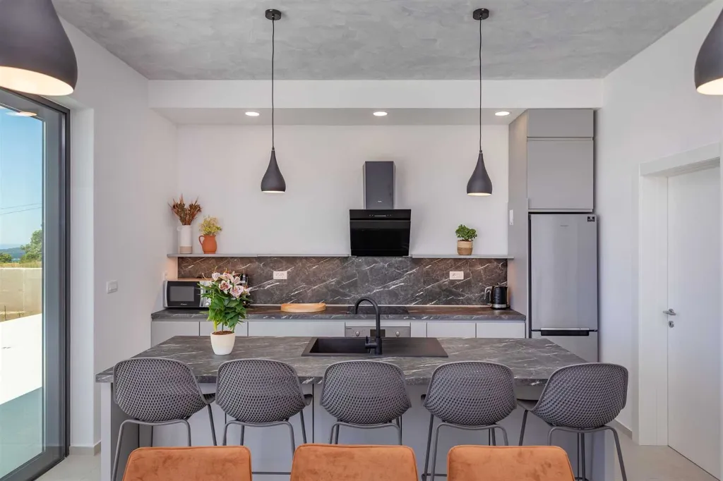 Modern 4-Bedroom Villa in Orašac for 8 Guests