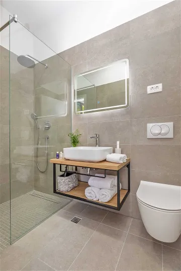 Modern 4-Bedroom Villa in Orašac for 8 Guests