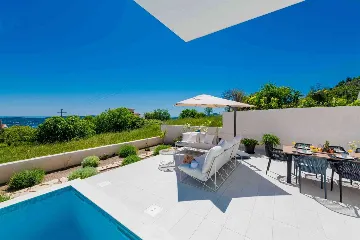 Modern 4-Bedroom Villa in Orašac for 8 Guests