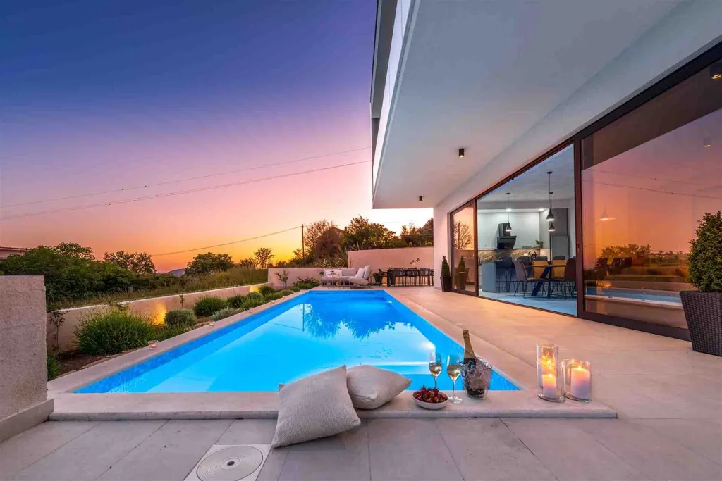 Modern 4-Bedroom Villa in Orašac for 8 Guests