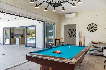 5-Bedroom Villa in Vodnjan for Up to 14 Guests