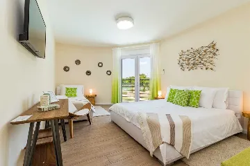 5-Bedroom Villa in Vodnjan for Up to 14 Guests