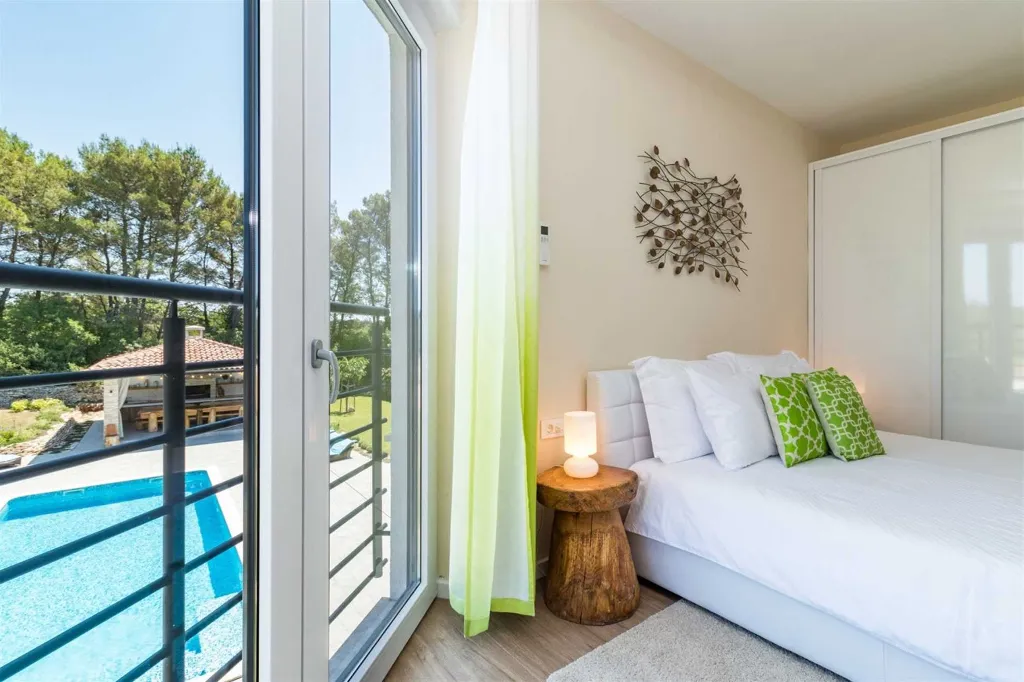 5-Bedroom Villa in Vodnjan for Up to 14 Guests