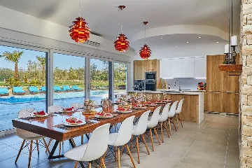 5-Bedroom Villa in Vodnjan for Up to 14 Guests