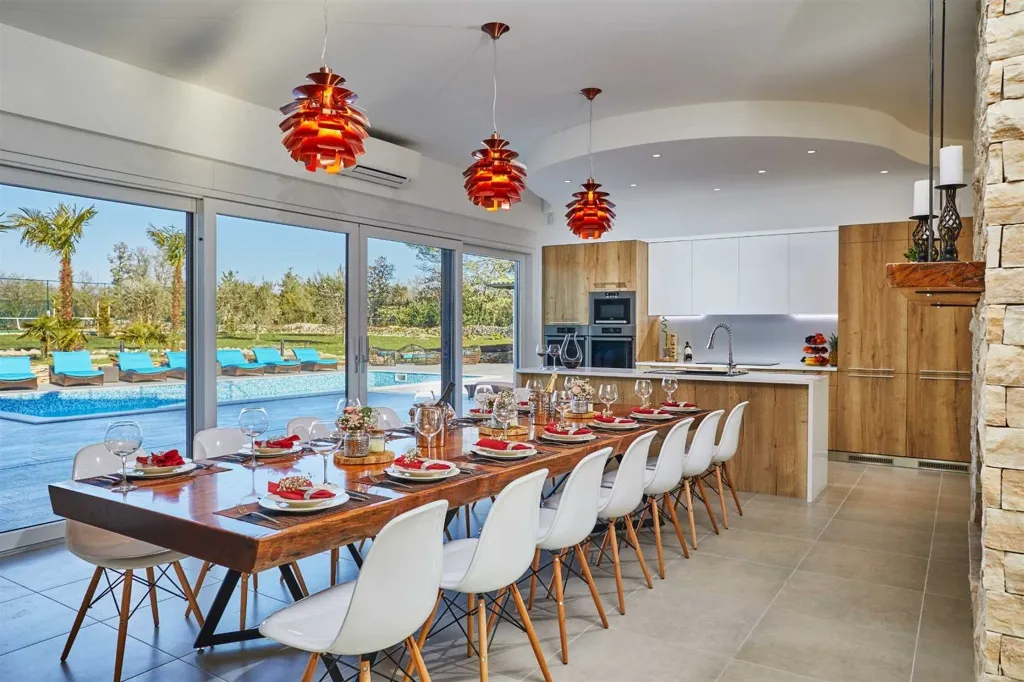 5-Bedroom Villa in Vodnjan for Up to 14 Guests
