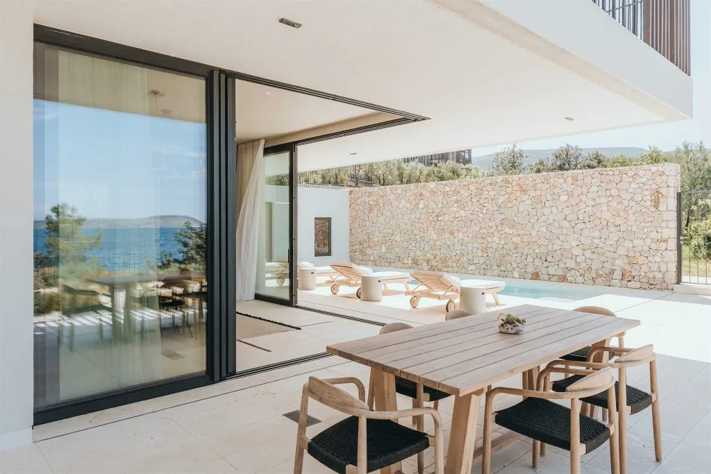 Stari Grad 4-Bedroom Villa for Up to 8 Guests