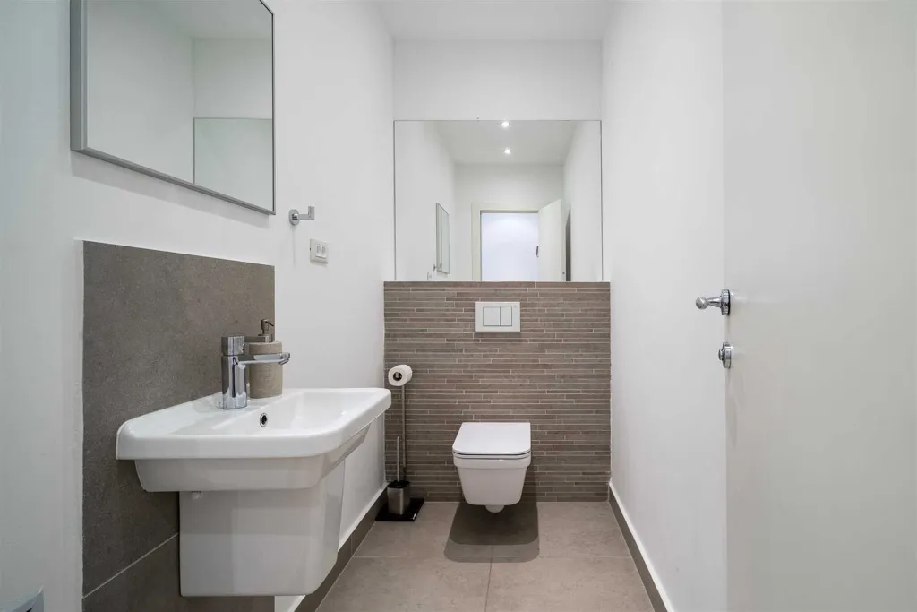 Modern Villa with Private Heated Pool in Ciovo