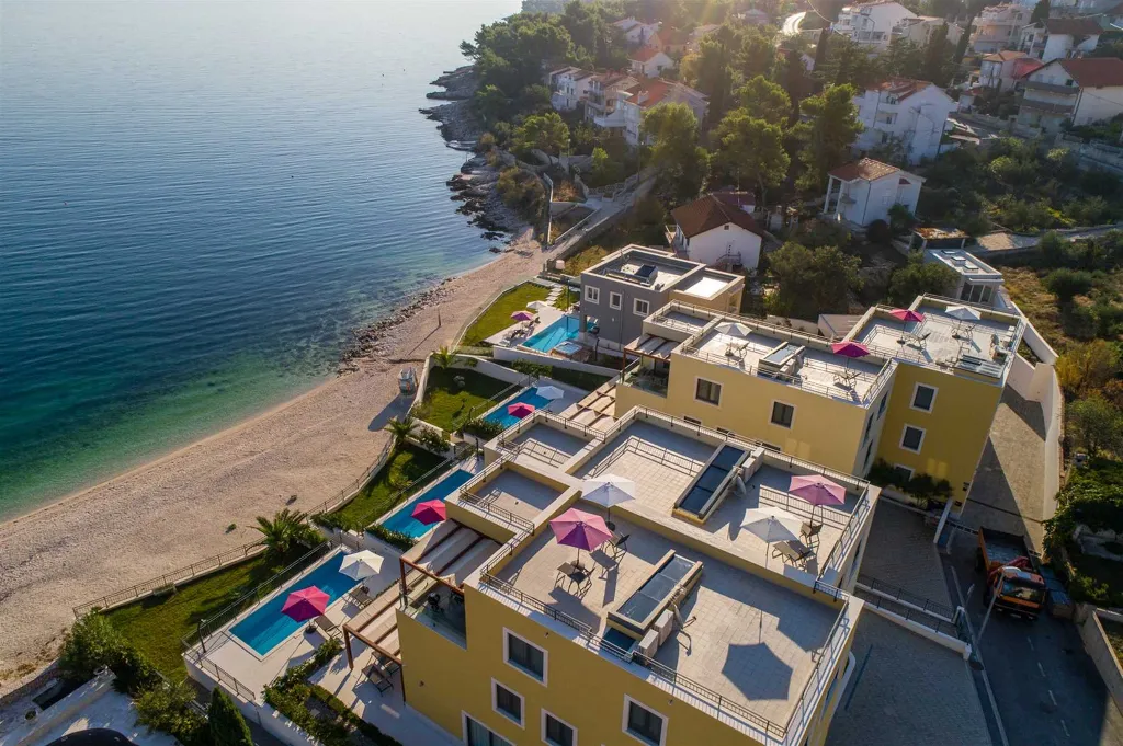 Modern Villa with Private Heated Pool in Ciovo