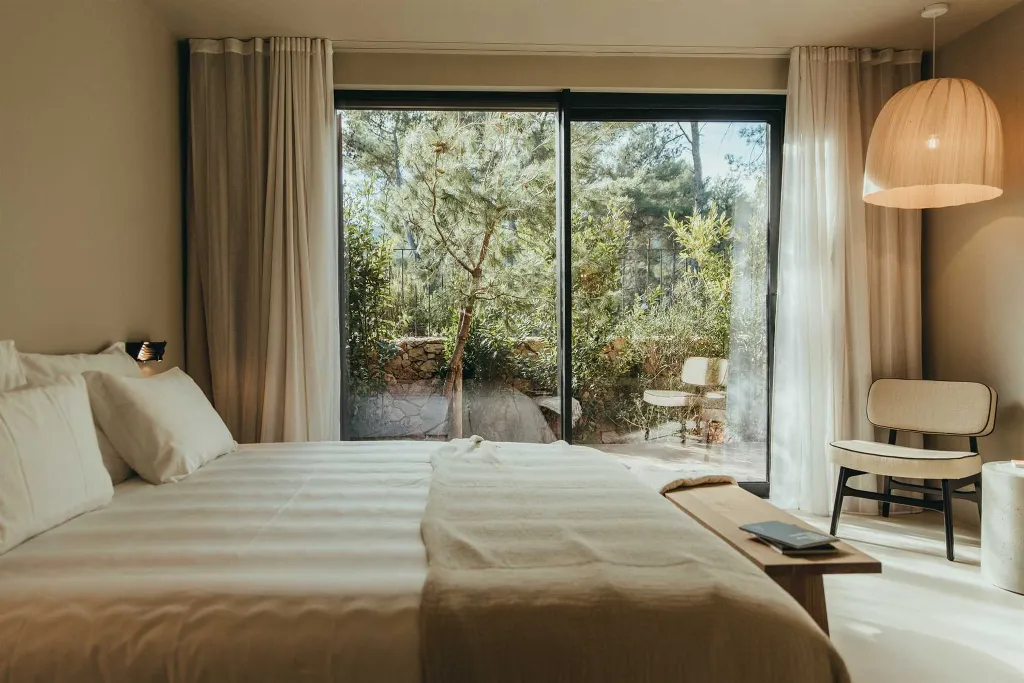 Stari Grad Villa with Heated Pool and Sea Views