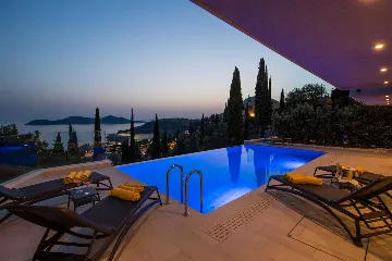 5-Bedroom Villa in Orašac for up to 10 Guests