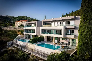 5-Bedroom Villa in Orašac for up to 10 Guests