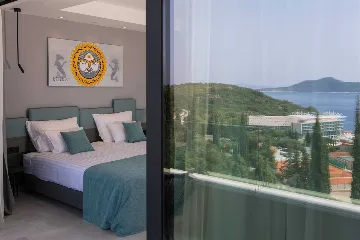 5-Bedroom Villa in Orašac for up to 10 Guests