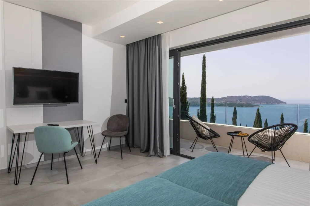5-Bedroom Villa in Orašac for up to 10 Guests