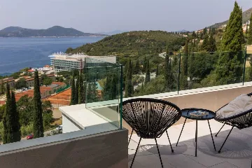 5-Bedroom Villa in Orašac for up to 10 Guests