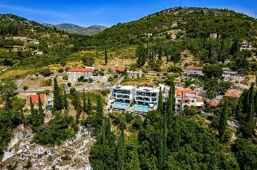 5-Bedroom Villa in Orašac for up to 10 Guests