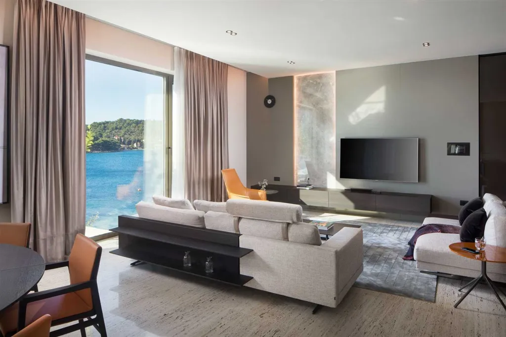 Beachfront Villa in Zaton for 10 Guests, Croatia