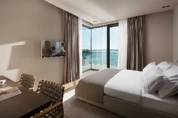 Beachfront Villa in Zaton for 10 Guests, Croatia