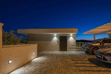 Beachfront Villa in Zaton for 10 Guests, Croatia