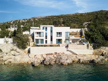 Beachfront Villa in Zaton for 10 Guests, Croatia