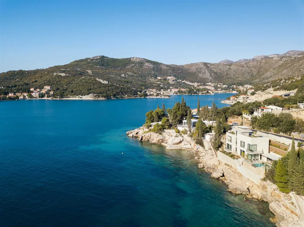 Beachfront Villa in Zaton for 10 Guests, Croatia