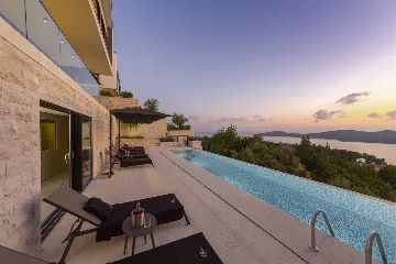 Heated Pool Villa in Orašac for 10 Guests