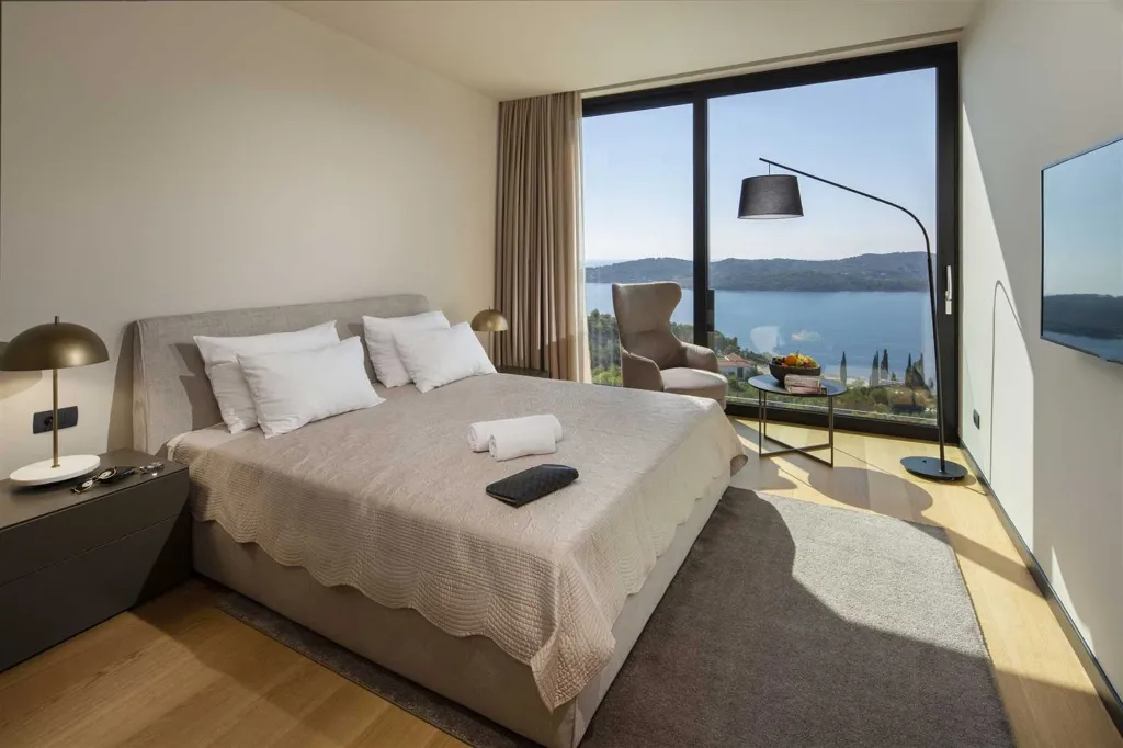 Heated Pool Villa in Orašac for 10 Guests