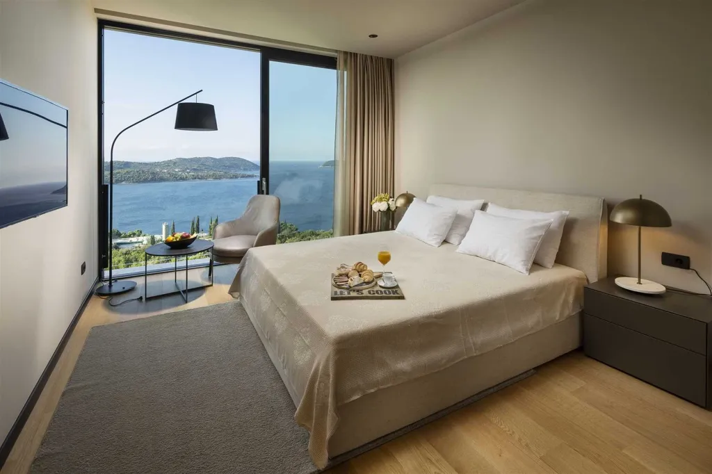 Heated Pool Villa in Orašac for 10 Guests
