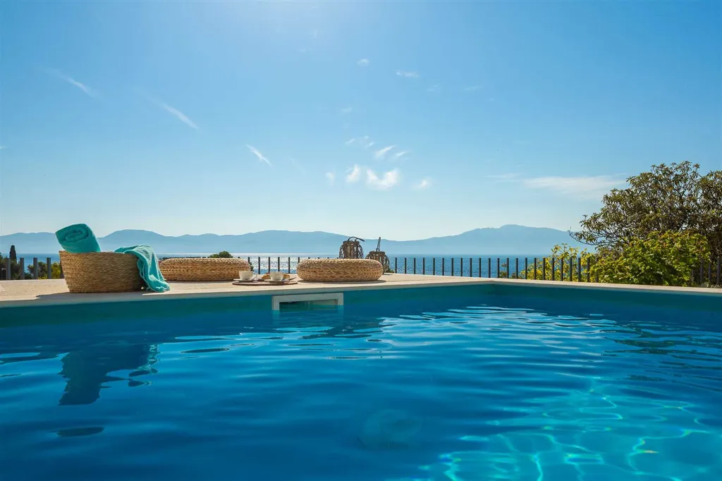 3-Bedroom Villa in Podaca with Private Pool