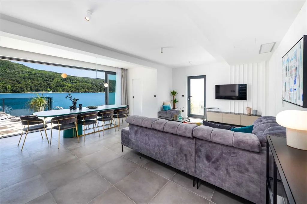 Beachfront Villa in Slano for 10 Guests