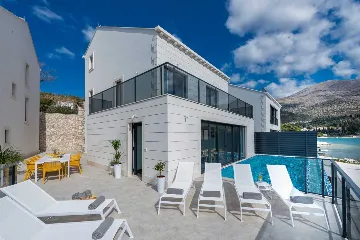 Air-Conditioned Villa in Dubrovnik with Private Pool