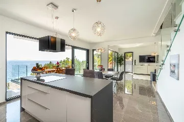 Villa in Blato for 6 Guests with Pool and Jacuzzi