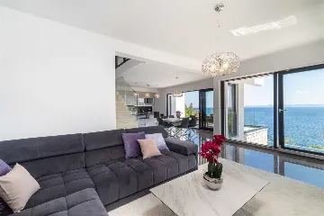 Villa in Blato for 6 Guests with Pool and Jacuzzi