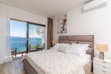 Villa in Blato for 6 Guests with Pool and Jacuzzi