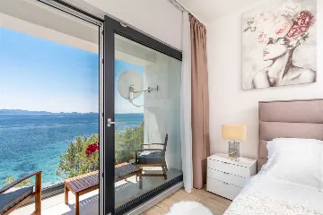 Villa in Blato for 6 Guests with Pool and Jacuzzi