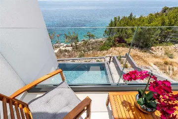 Villa in Blato for 6 Guests with Pool and Jacuzzi