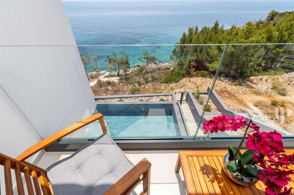 Villa in Blato for 6 Guests with Pool and Jacuzzi