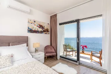 Villa in Blato for 6 Guests with Pool and Jacuzzi