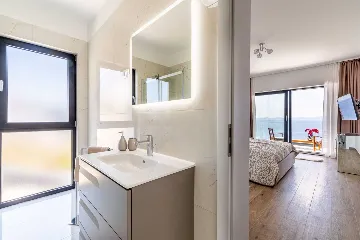 Villa in Blato for 6 Guests with Pool and Jacuzzi