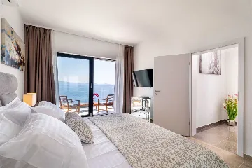 Villa in Blato for 6 Guests with Pool and Jacuzzi