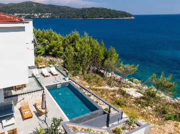 Villa in Blato for 6 Guests with Pool and Jacuzzi